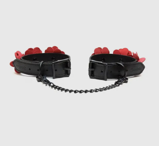 Fußfesseln mit Blumenmuster aus Leder in Schwarz und Rot