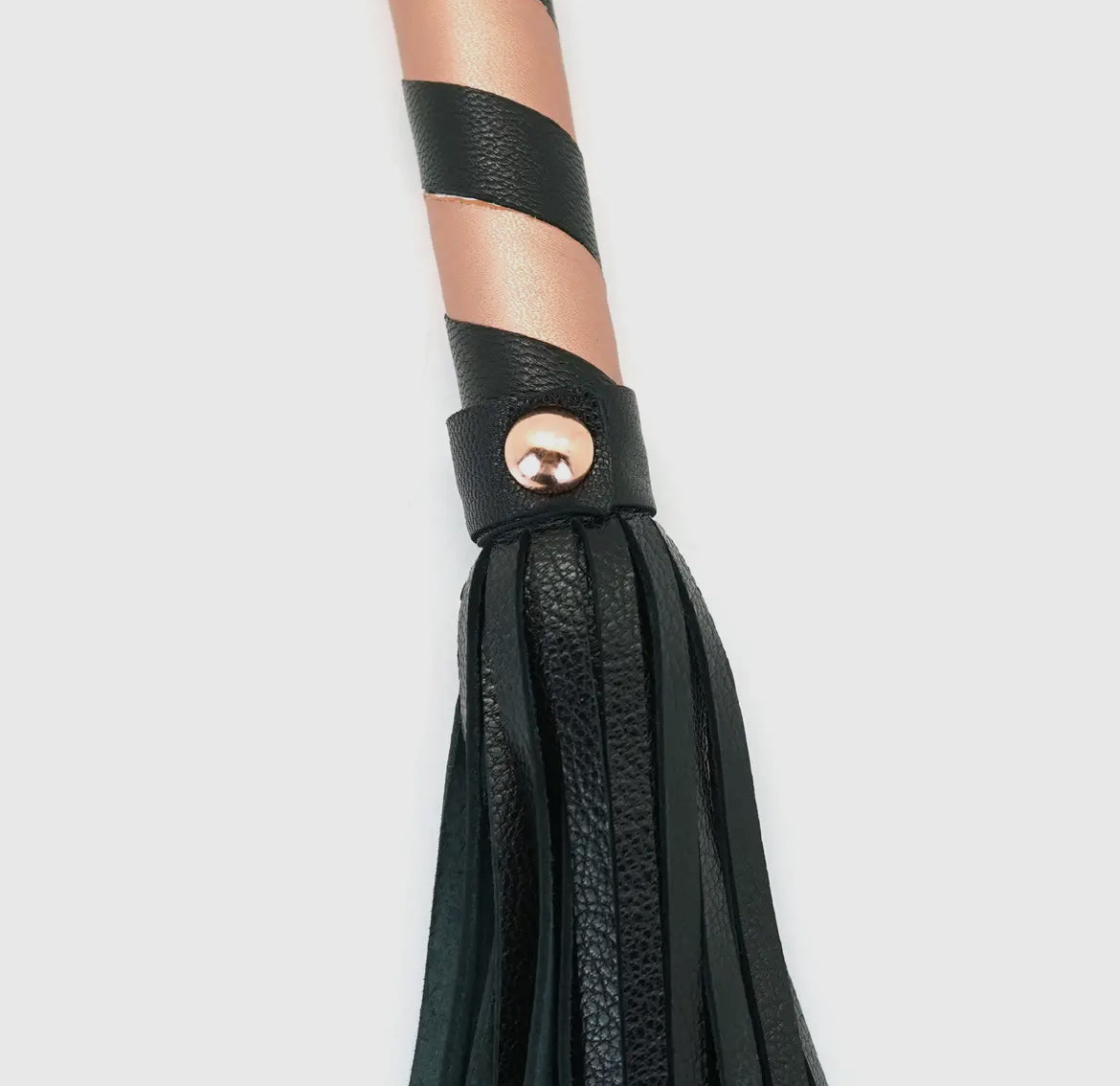 Flogger-Peitsche aus Leder in Roségold